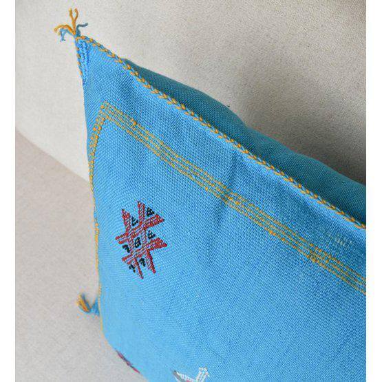 Sabra kussen SB089 in blauw met bohemian patroon, perfect voor binnen of Ibiza-sfeer in de tuin.