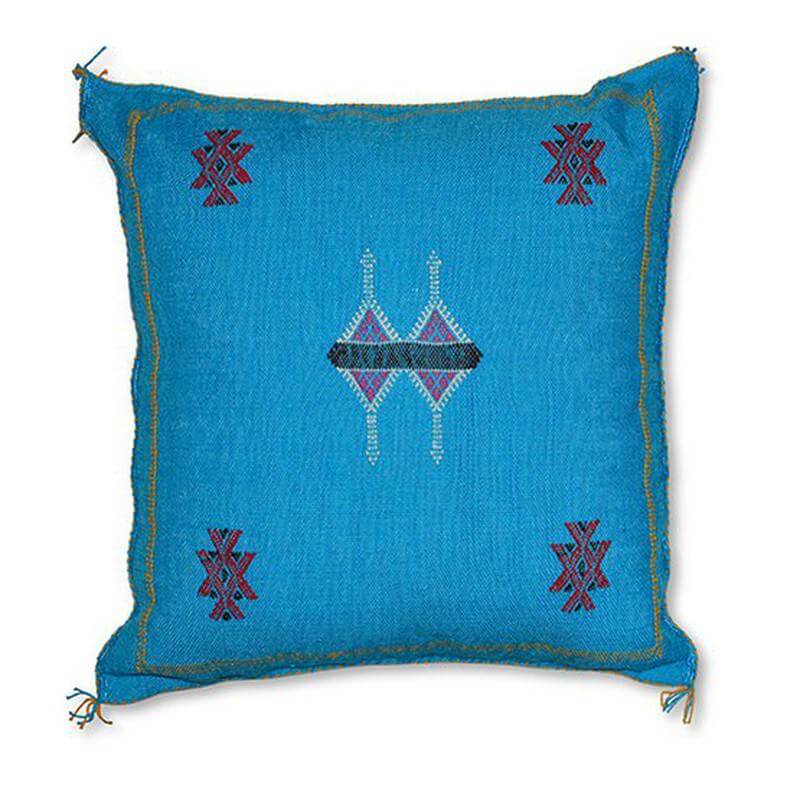 Sabra kussen SB089 blauw met bohemian patronen voor binnen en buiten met een Ibiza uitstraling.