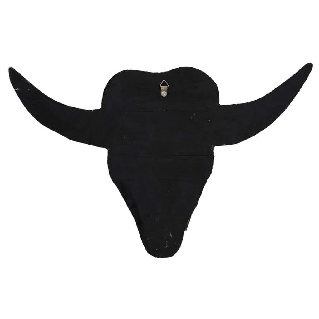 Decoratieve stier gemaakt van witte schelpen in bloemenvorm, perfect als opvallend accessoire voor elke ruimte.