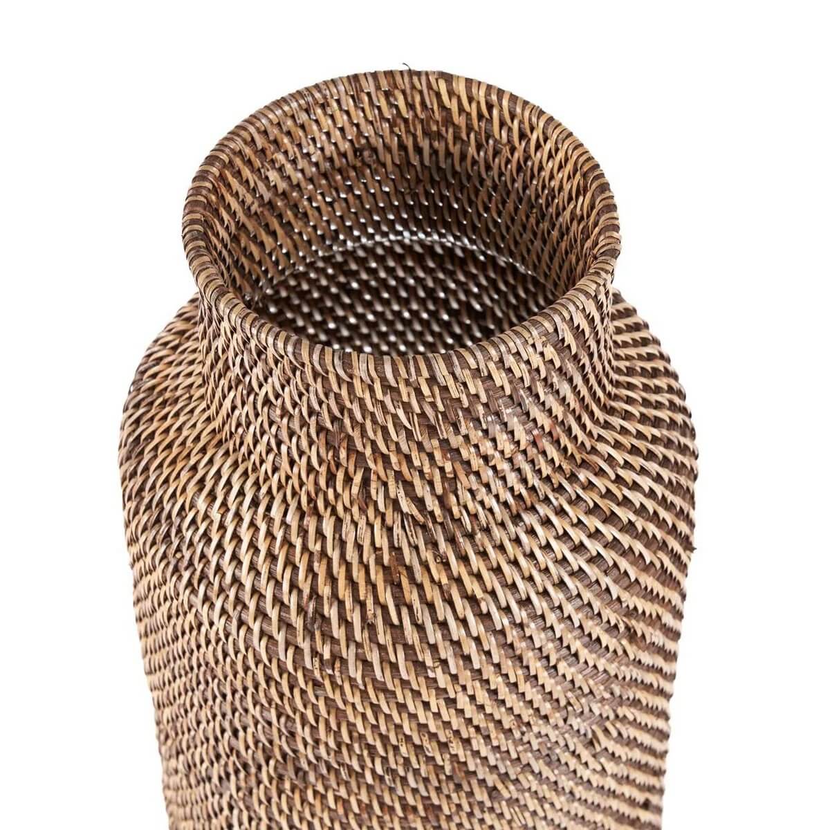 Koloniale rattan paraplumand in natuurlijke bruine tint met rustieke uitstraling, ideaal voor de foyer of hal. Afmetingen: 24x67cm.