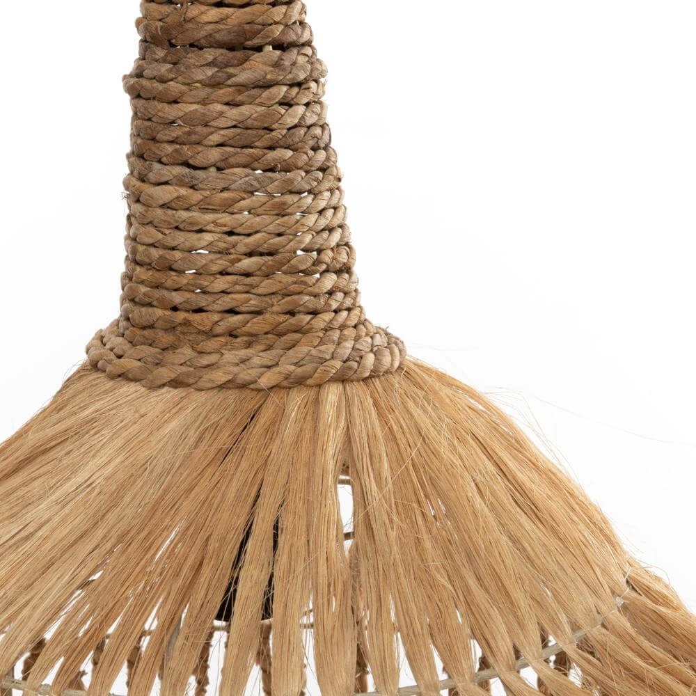 Hippe Hippy Tipi hanglamp van abacagras, straalt tropische sfeer en magische lichtpatronen uit, perfect voor elk interieur.