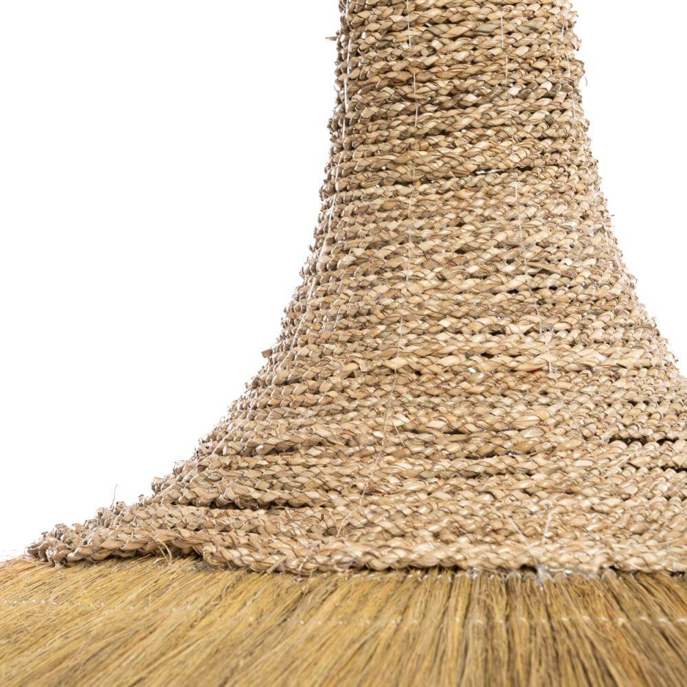 Handgemaakte Makiki Pendant XL van mendong-gras, tropische stijl hanglamp voor exotische sfeer in huis.