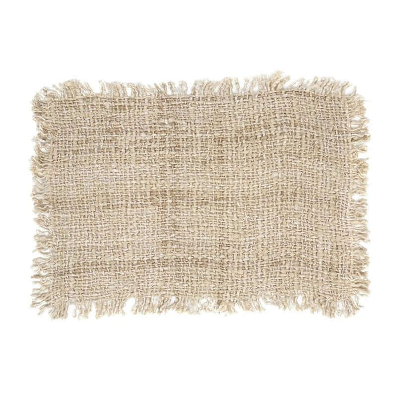 Beige katoenen placemat met wafelstructuur en zijdelook, set van 4. Perfect voor luxe tafelsetting, zacht met handgemaakt design.