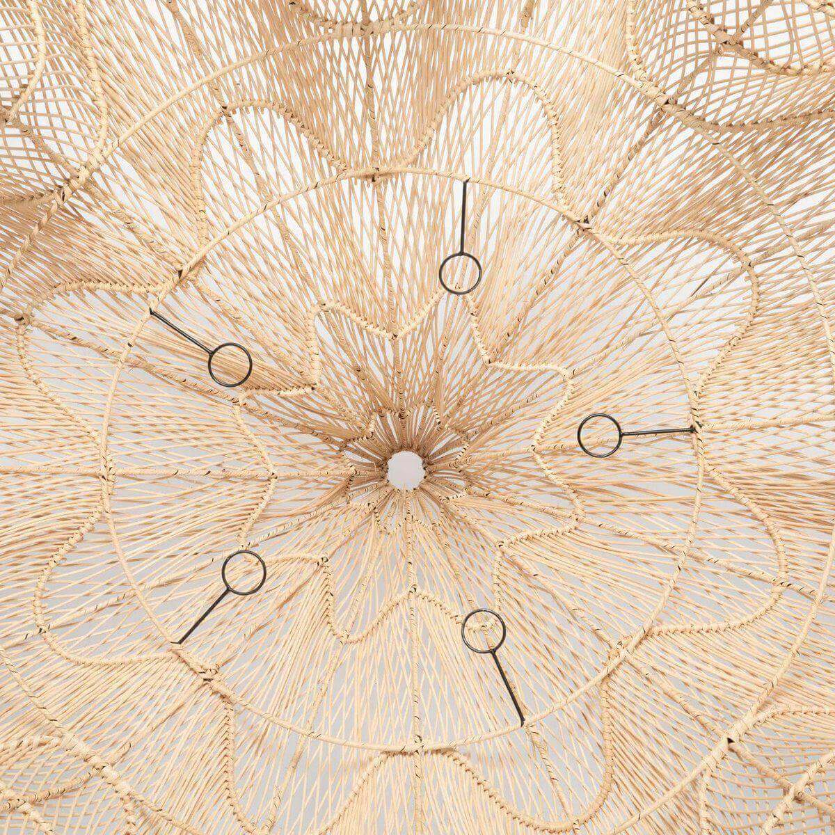Detail van de Whipped hanger XXL lampenkap, met uniek boho-chique ontwerp geschikt voor binnen en overdekte buitenruimtes.
