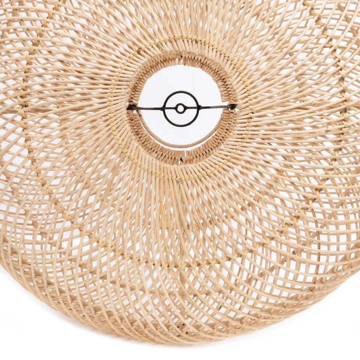 Rieten hanglampenkap Wholly Hanger Naturel S voor sfeervolle schaduwen en lichtspel in elk interieur zonder bedrading, exclusief armatuur.