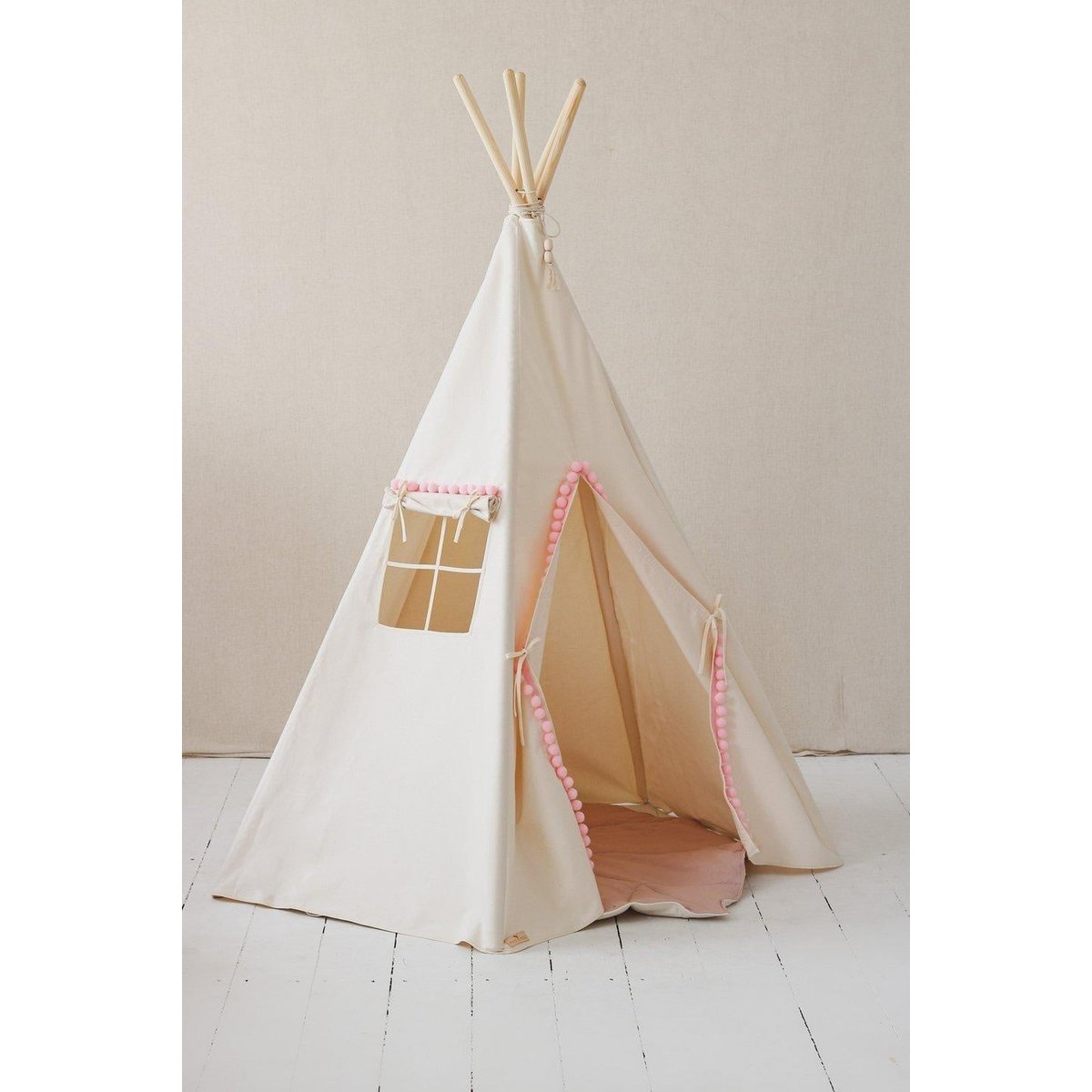 Tipi-tent "Fluffy Pompoms" met pompons-Moi Mili-Ik Hout ervan.