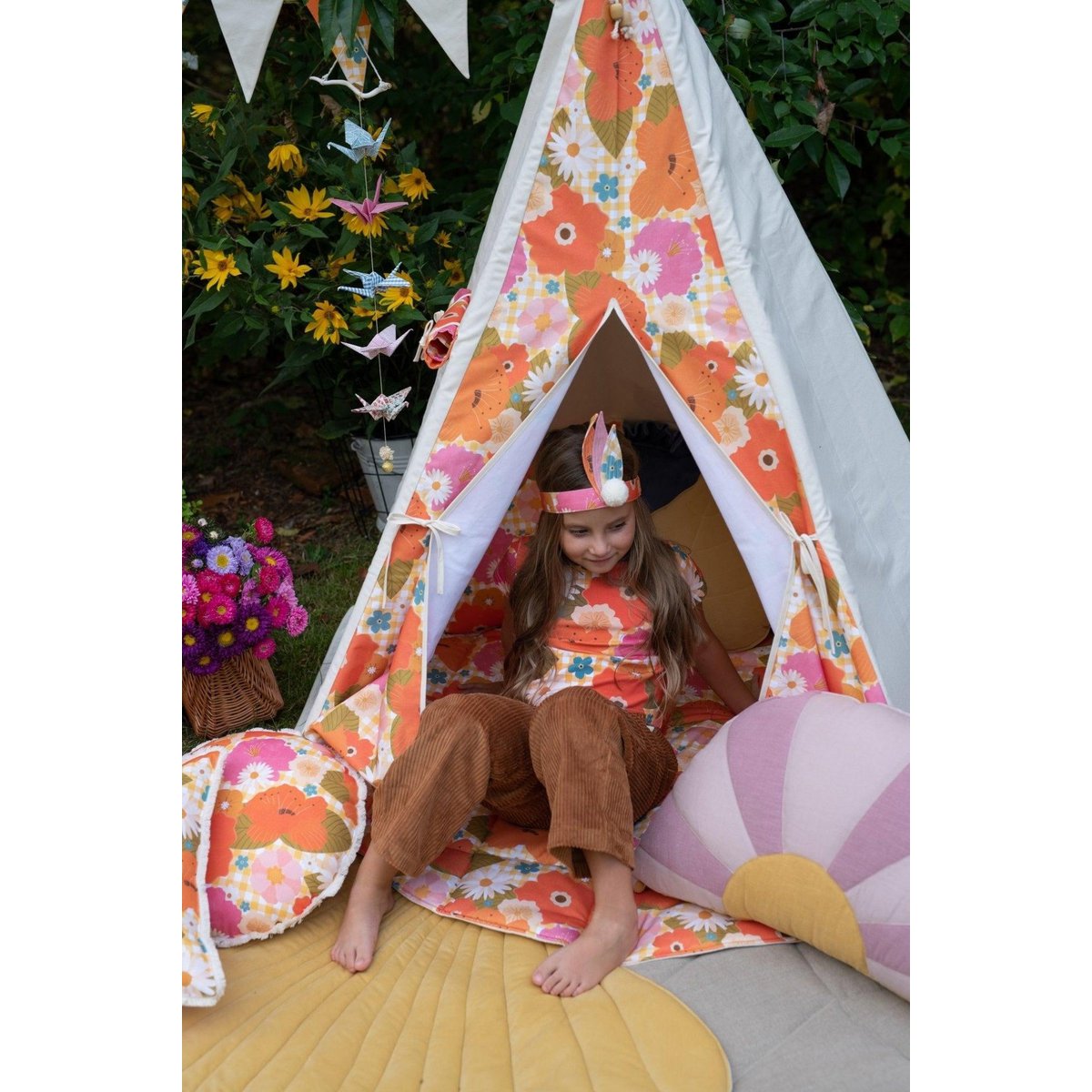 Tipi-tent “Picknick met bloemen”.-Moi Mili-Ik Hout ervan.