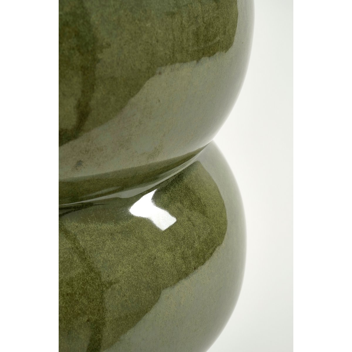 Vendi Bijzettafel - H44 x Ø32 cm - Keramiek - Donkergroen-bijzettafel-Mica Decorations-Ik Hout ervan.