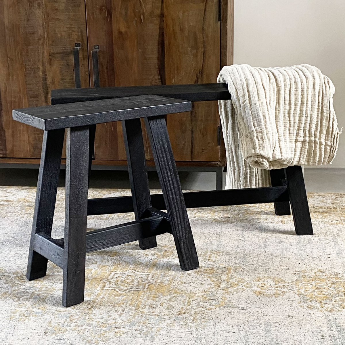 Zwart 'bus stop' bankje medium-bank-Raw Materials-Ik Hout ervan.