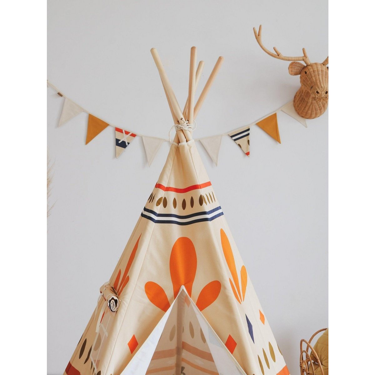 "Native vibe" Garland