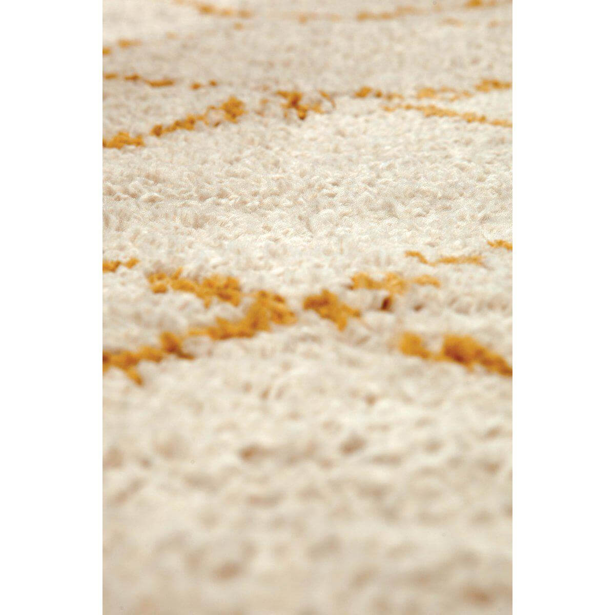 Ultrazacht Casablanca Curry vloerkleed van Vivaraise met Berber-motieven, 200x290 cm, elegant en stijlvol interieuraccessoire.