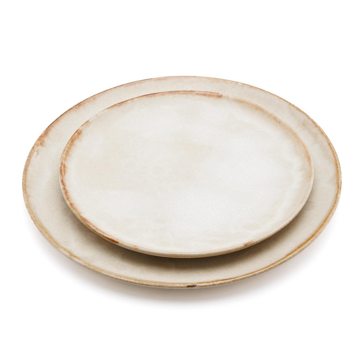 Het Cascais Saladebord M set van 6, handgemaakt Portugees keramiek, wit met geel, uniek servies voor elke gelegenheid.