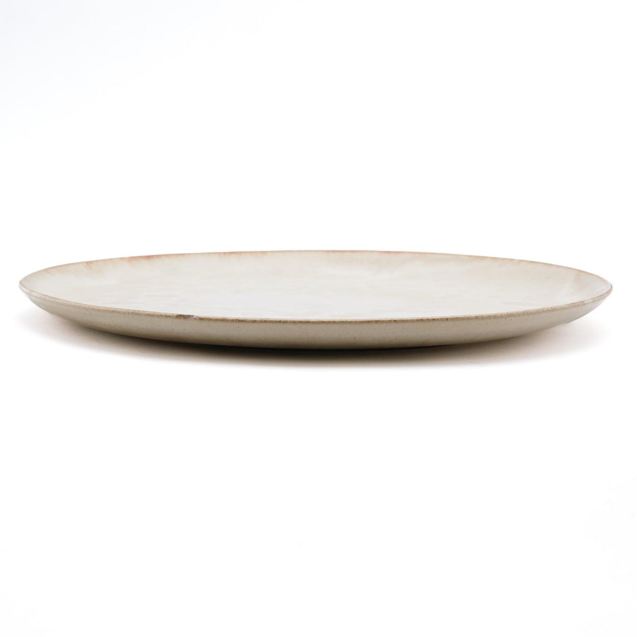 Alt Tag: Elegante Cascais saladebord van wit keramiek met gele accenten, perfect voor servies tijdens brunch of formeel diner, set van 6.