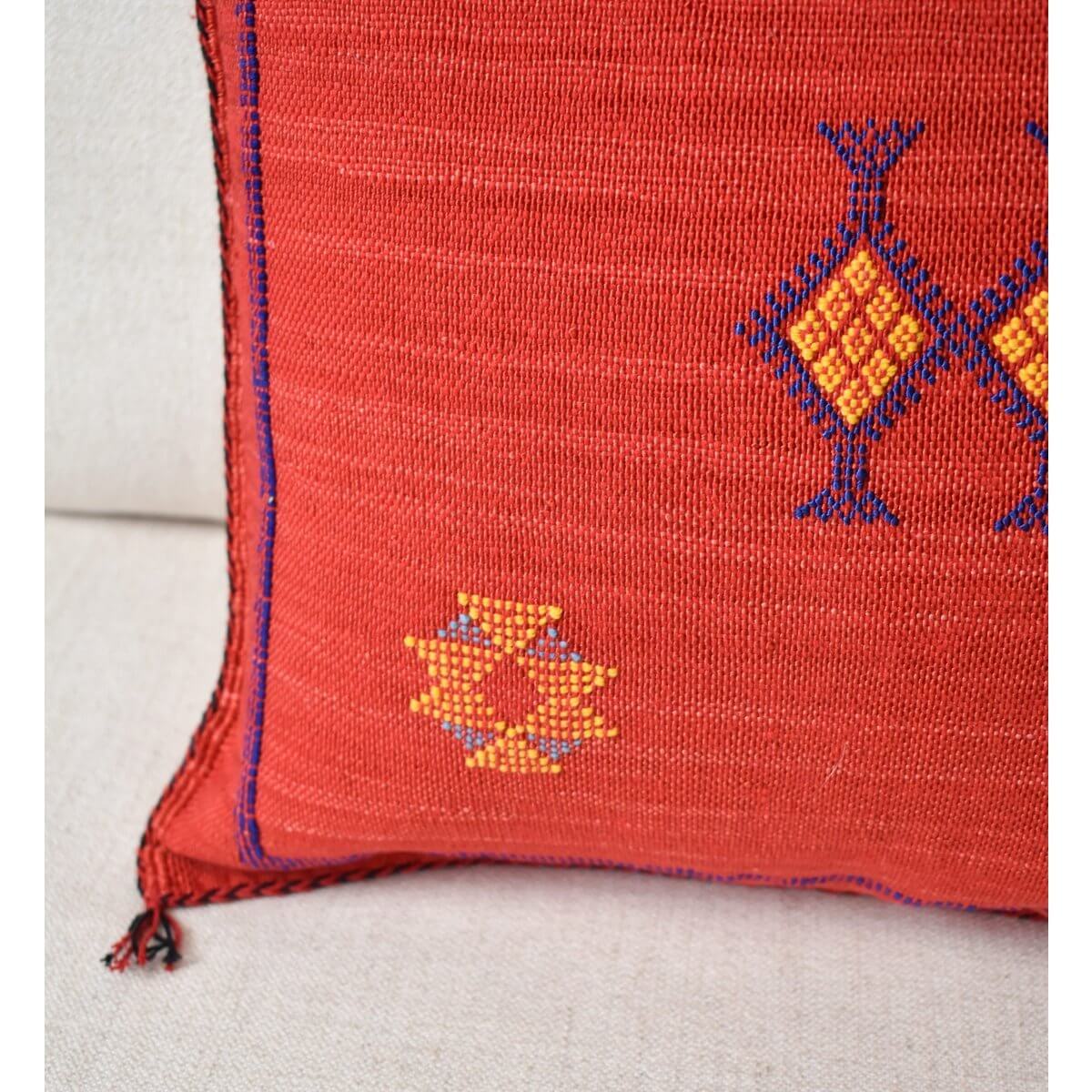 Bohemian stijl sabra kussen SB114 met kleurrijk patroon, ideaal voor een Ibiza-sfeer in huis of tuin. Verf gemaakt van natuurlijke kleurstoffen.