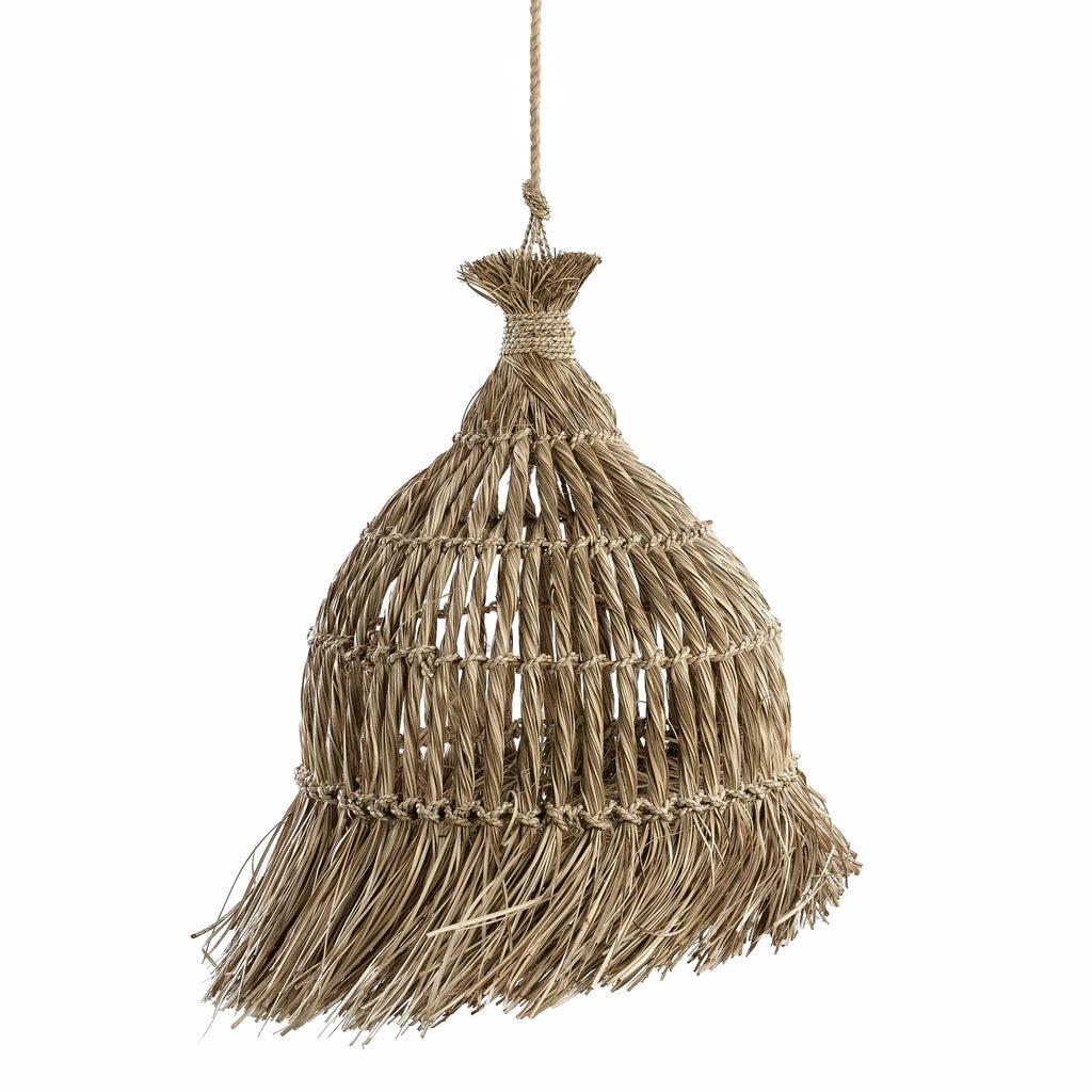 Handgemaakte Guagua hanglamp van mendong gras en waterhyacint, voor een gezellige eiland sfeer in huis.
