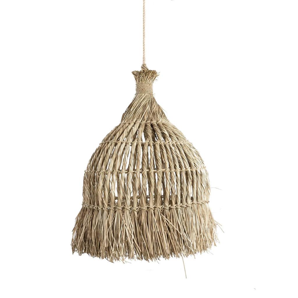 Guagua hanglamp van mendong gras en waterhyacint, handgemaakt, brengt eiland vibes in huis met sfeervolle lichtpatronen.
