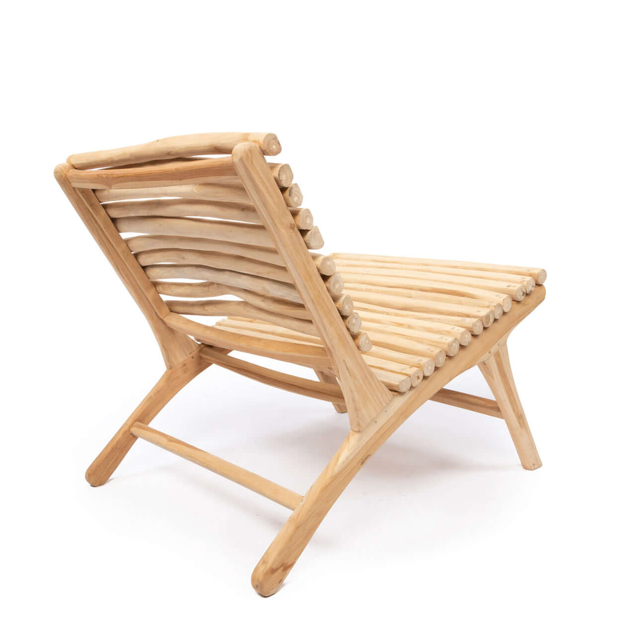 Boho stoel de Islander Bazar Bizar Kijk eens naar deze prachtige stoel met zijn unieke ontwerp! Handgemaakt met teakhouten spijlen in een natuurlijke organische vorm. Houdt u niet van luie zomeravonden in de tuin? Wij wel! Vooral in onze unieke stoel. Hoe