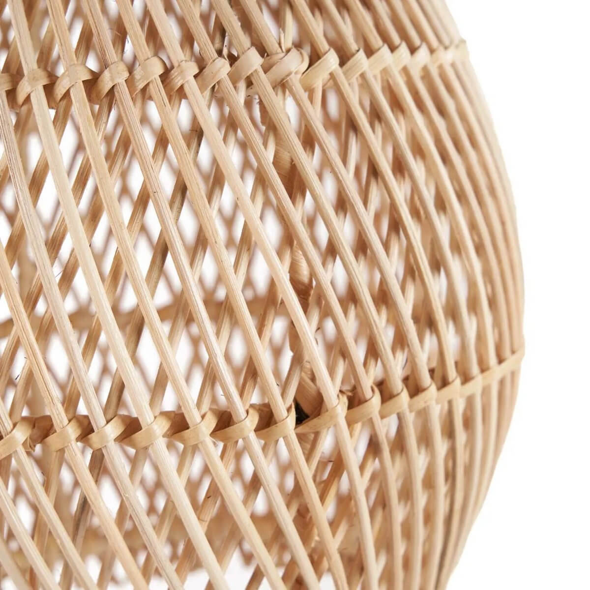 Close-up of handwoven rattan texture on the De Piccolo-hanger, a small Bohemian-style pendant lamp.