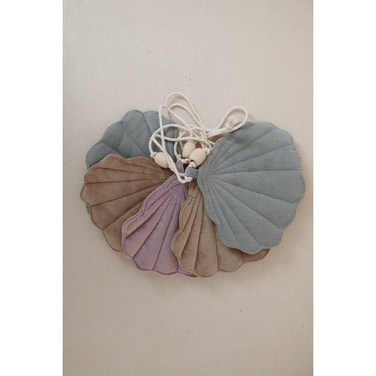 Fluwelen Slinger met Schelpen “Grijs Mint”