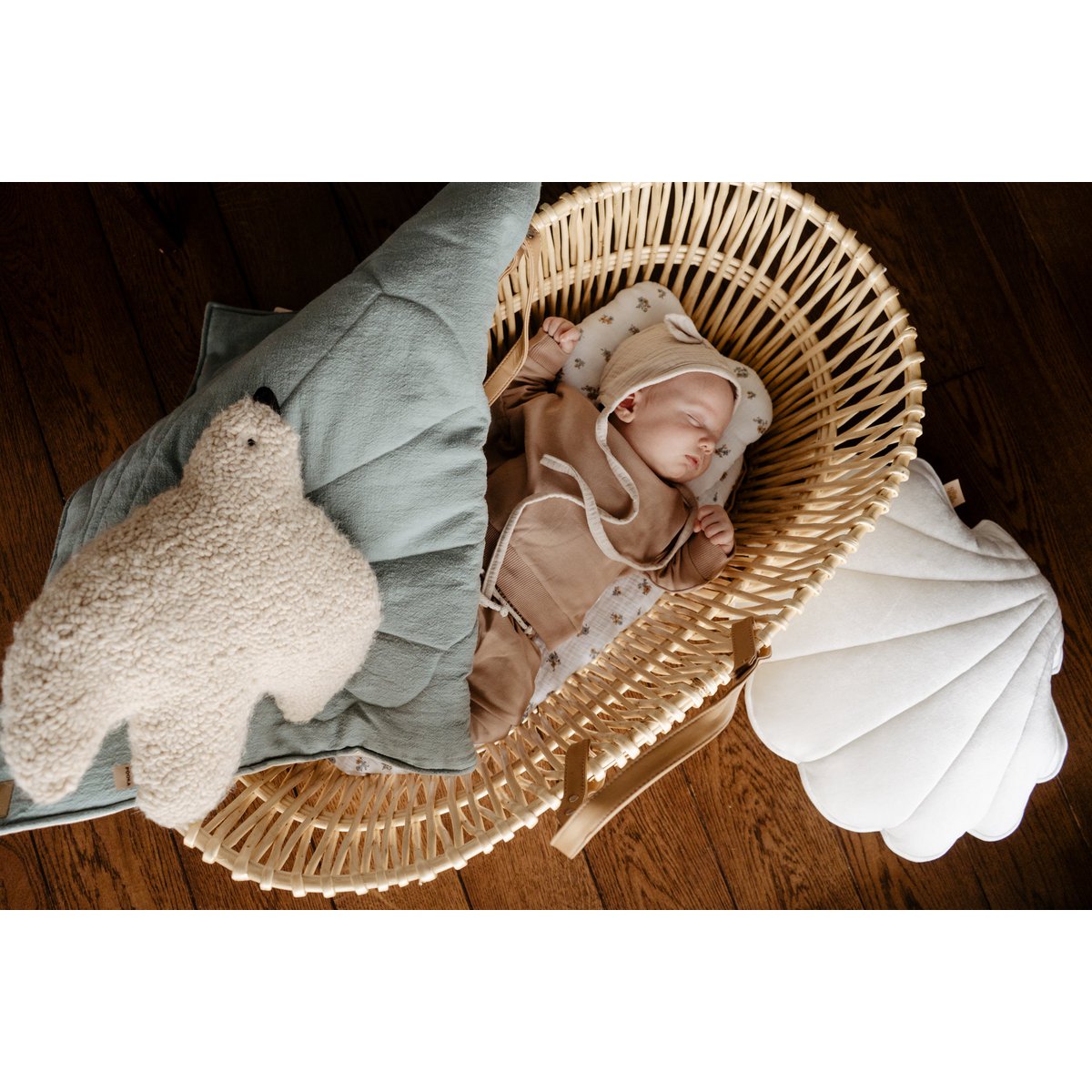 Fluwelen schelpkussen 'White Pearl'