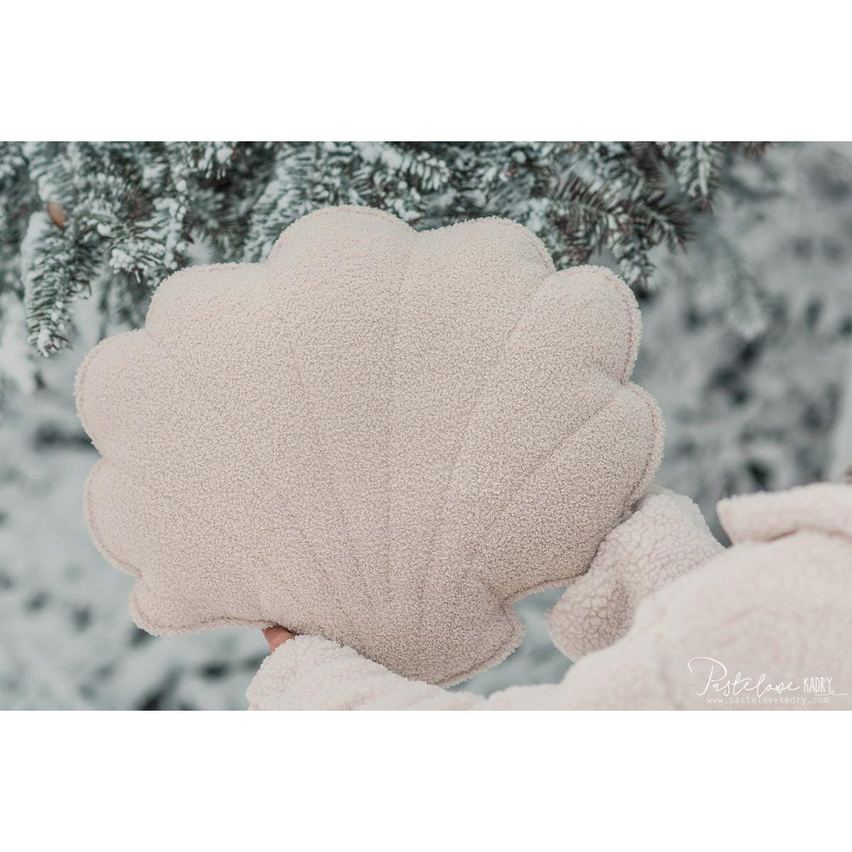 Fluffy Boucle schelpkussen "wit teddy"