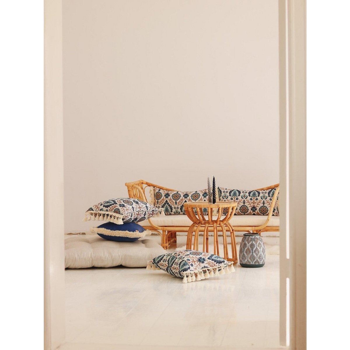 Kussen "Blue Iris in Istanbul" met franje