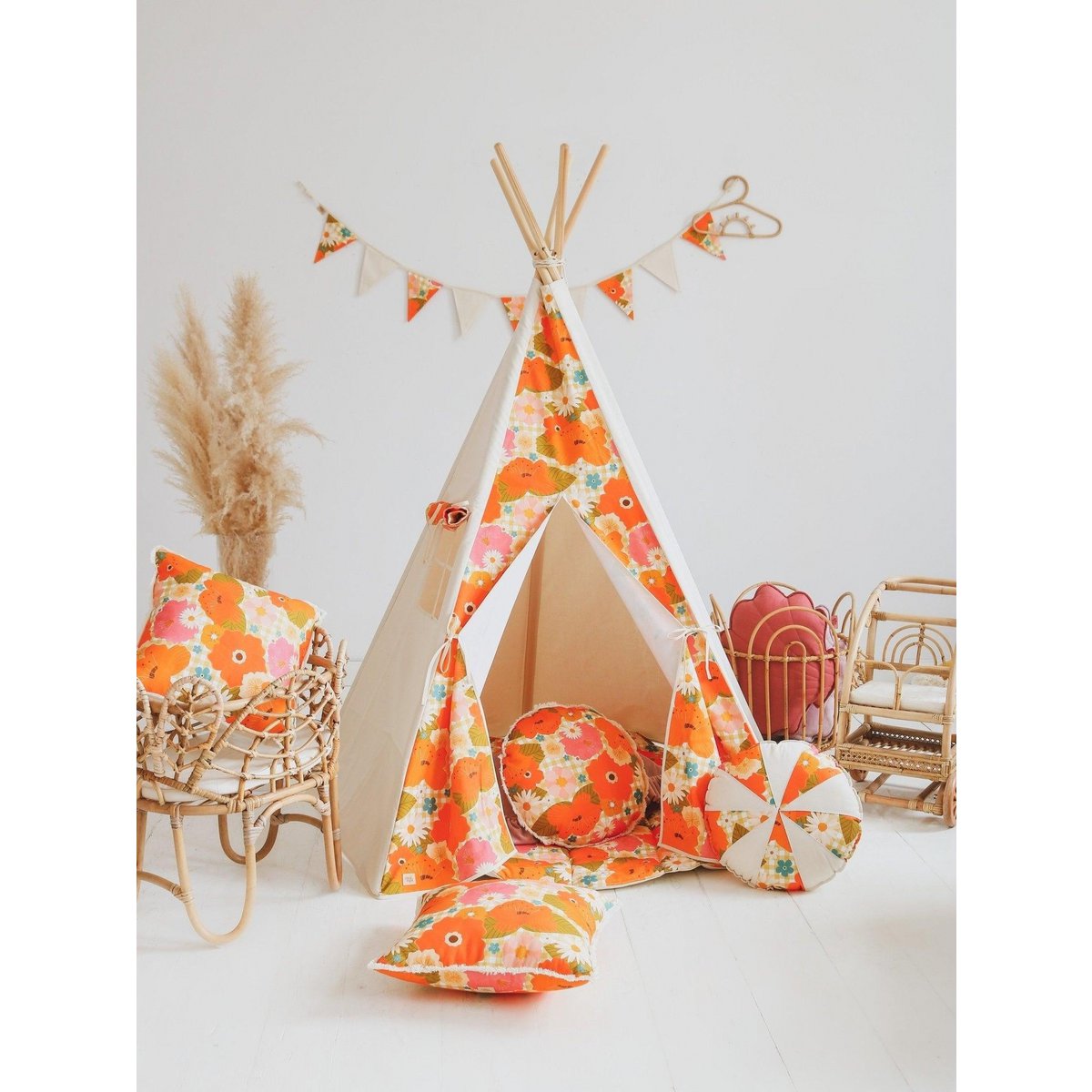 Rond kussen "Picknick met bloemen".
