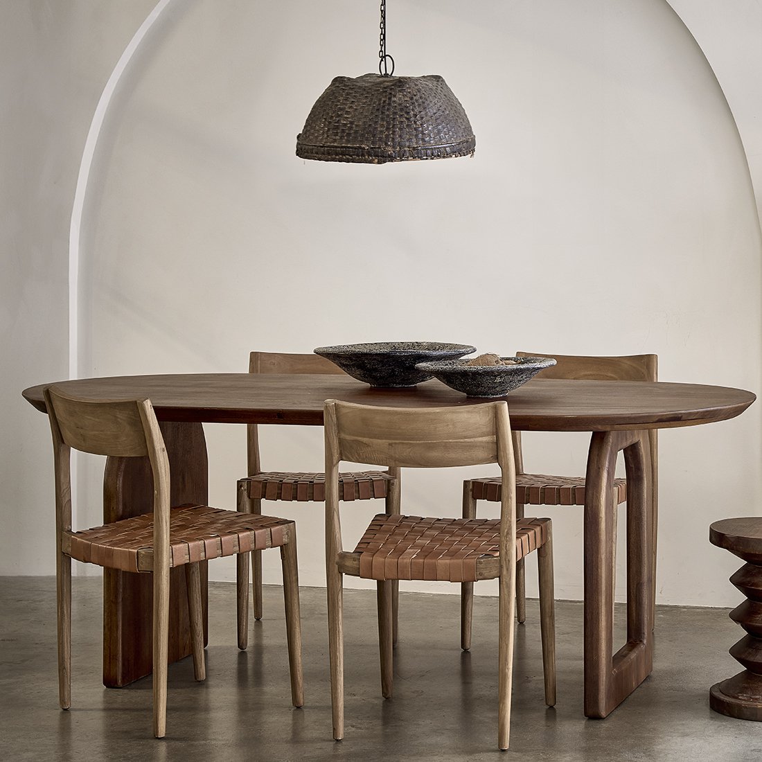 Bullnose eettafel bruin mix onderstel