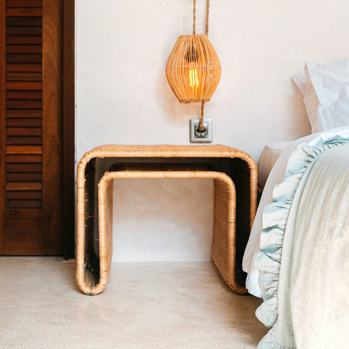 Rotan bijzettafel met stabiel metalen frame – Handgemaakte salontafel BAYU