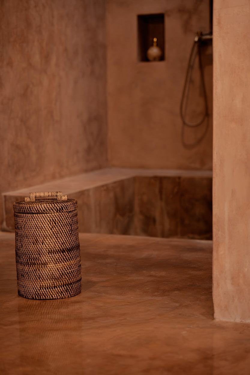 De hoge rotanmand - naturel bruin