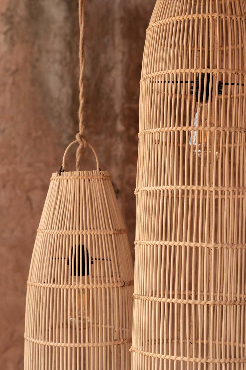 Zijaanzicht van rotan hanglamp the fish trap 22 cm