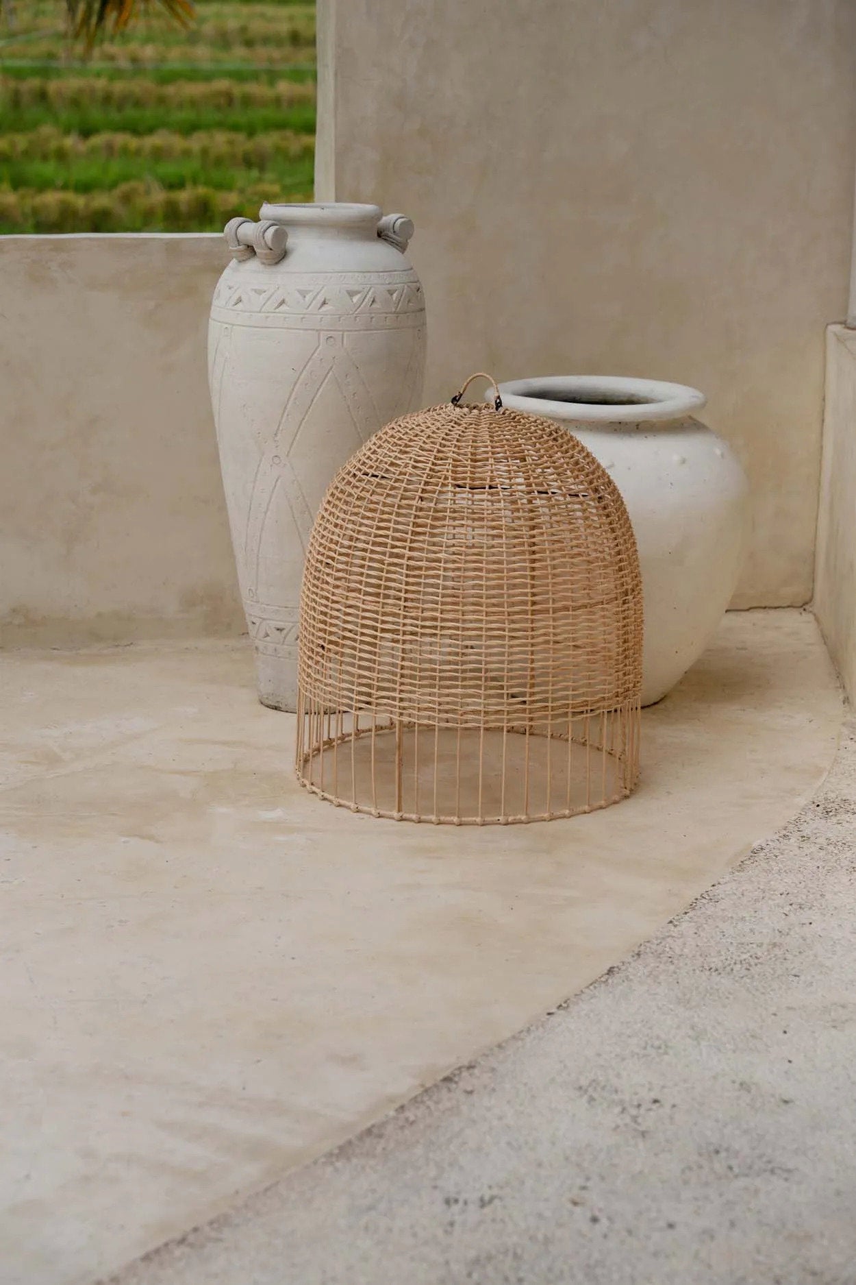 Rotan hanglamp Amalfi 50 cm vanuit een andere hoek