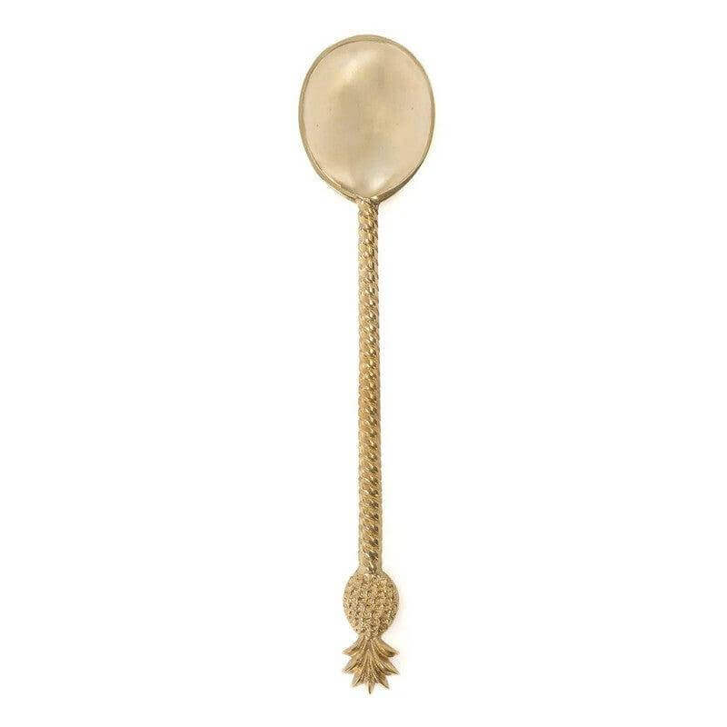 Gouden ananas salade lepel van massief messing met tropische details, luxueus ontworpen voor indrukwekkende tafeldecoratie.