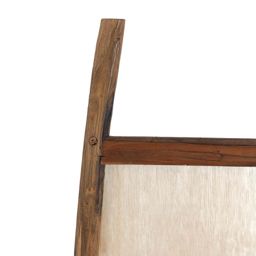 Elegante natuurlijke houten rand van de De Fabulook Dressing Spiegel voor extra stijl in elke kamer.