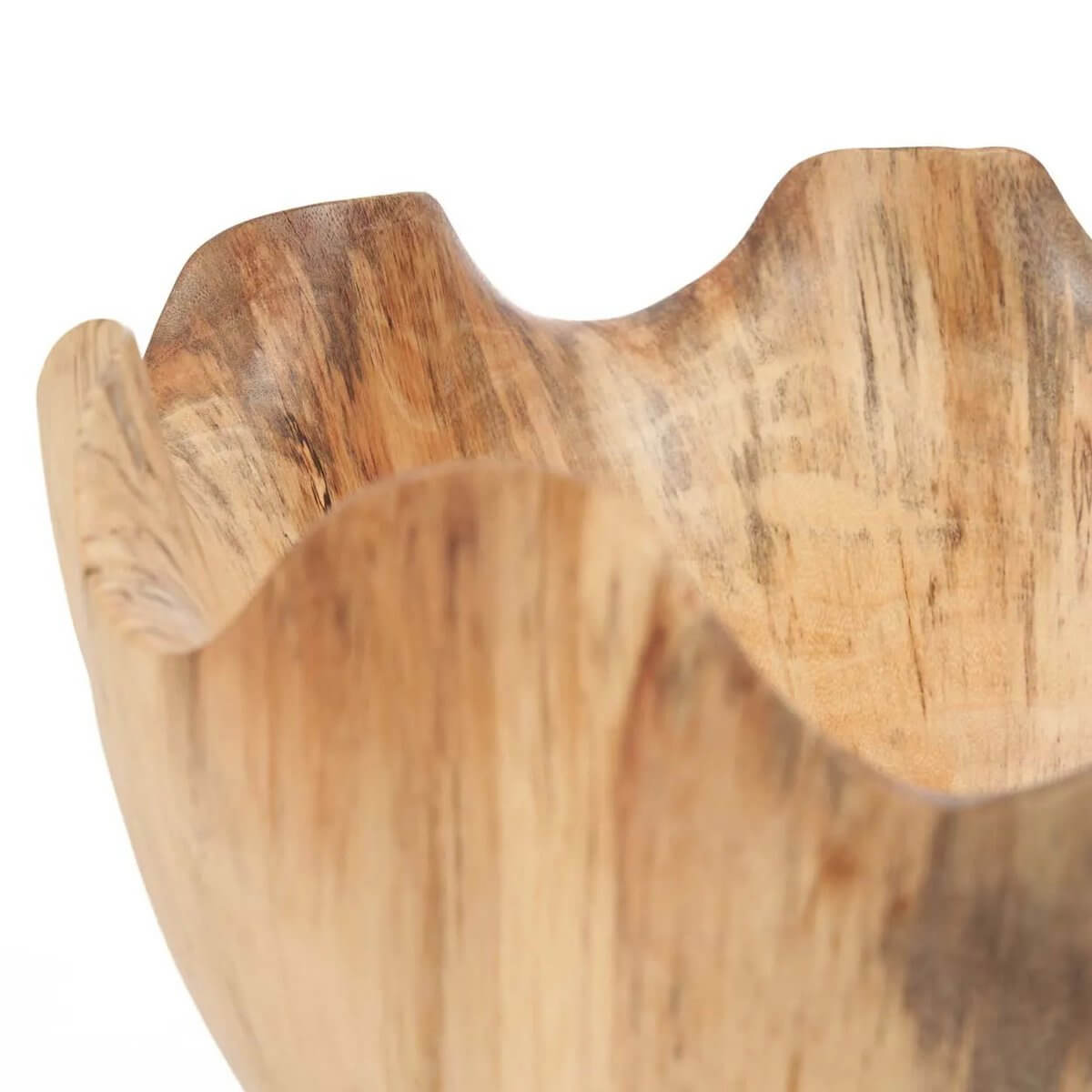 Close-up of the Ifefe Fruitschaal in natural teakhout, showcasing its bohemian style and smooth finish. Perfect for stylish fruit display.