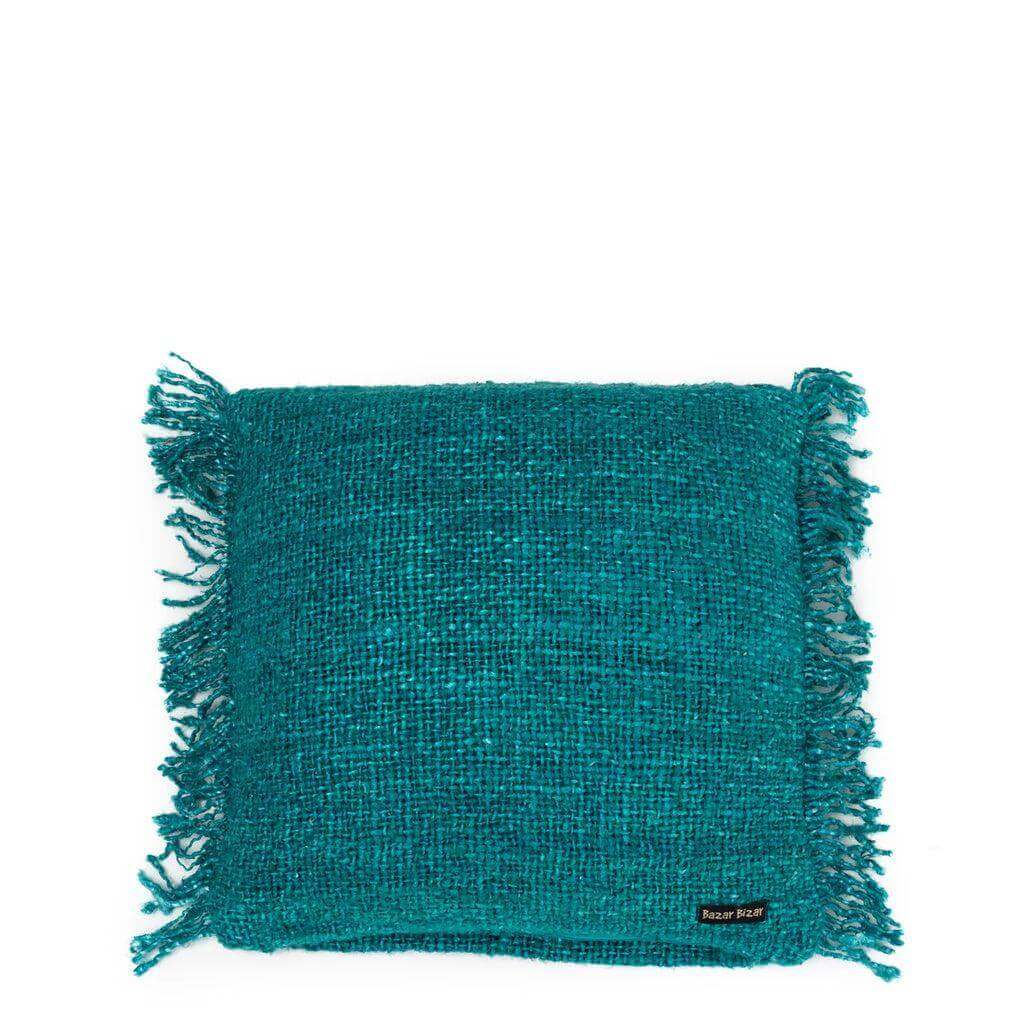 De Oh My Gee Kussenhoes in aqua, 40x40 cm, met franjes voor een stijlvolle touch. Perfect voor elke moderne woonruimte.