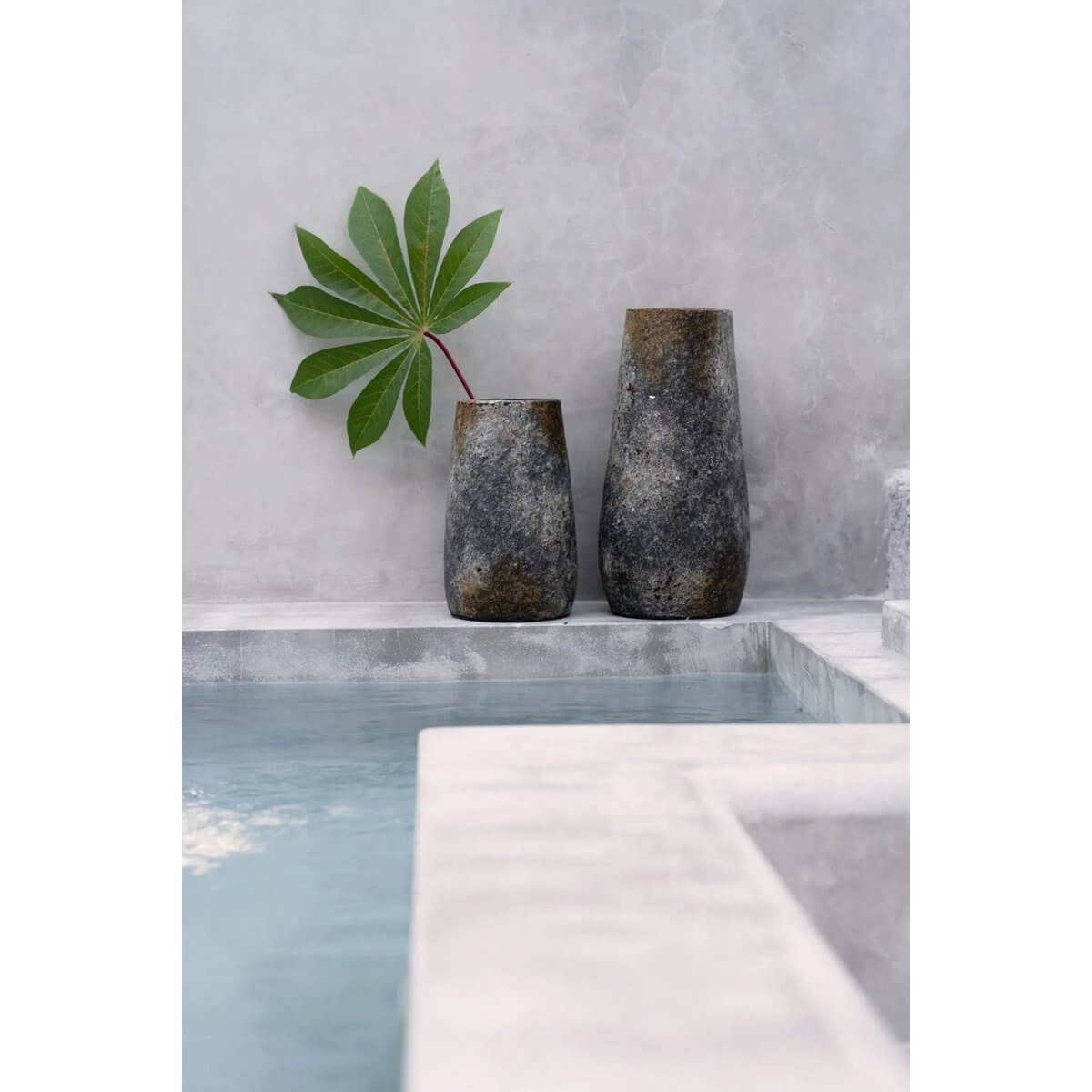 De Spookachtige Vaas - Antiek Grijs - S