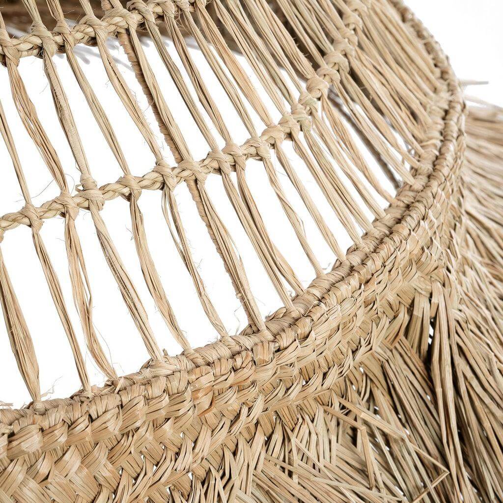 Gezellige De Summer Vibes hanglamp van natuurlijk mendongras, hoedvormig ontwerp met franjes. Brengt eilandsfeer in huis!