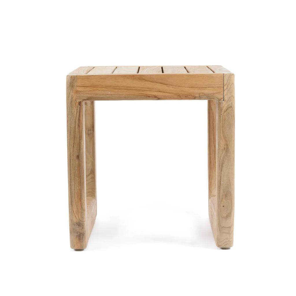 De Symi Kruk - duurzaam ontwerp van gerecycled teakhout, veelzijdig als kruk en bijzettafel. Perfect voor elke buitenruimte.