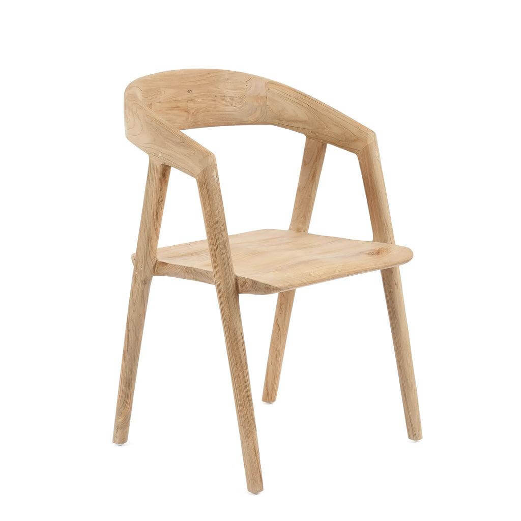 De Teluk eetkamerstoel van hergebruikt teakhout, elegant en tijdloos design, ideaal voor milieubewuste interieurs.