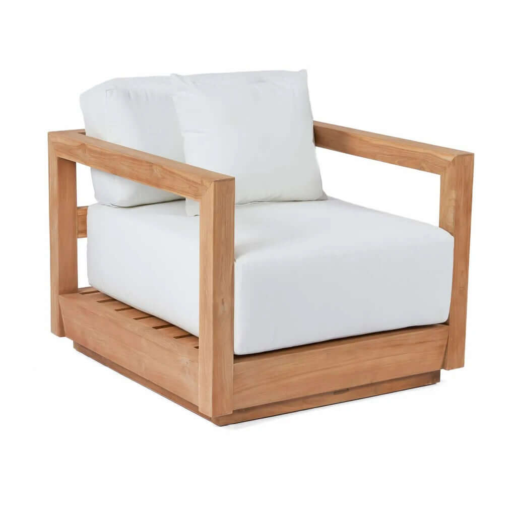 De Umalas Eenpersoonsbank - Buitenshuis Bazar Bizar Lounge in style with our fabulous Umalas one-seater chair, perfect for both indoor and outdoor use. Made from recycled teak wood, this chair is not only sturdy but also eco-friendly. The cushions are cra
