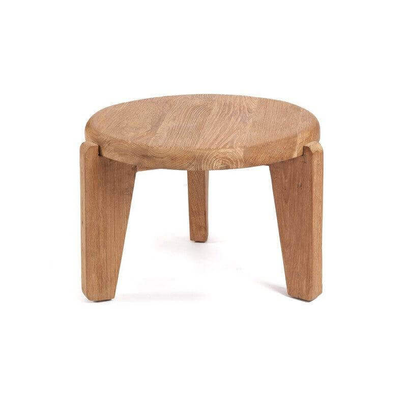 De Wabi Sabi salontafel S in hergebruikt teakhout met drie poten, ideaal als milieuvriendelijke designstuk in elk interieur.