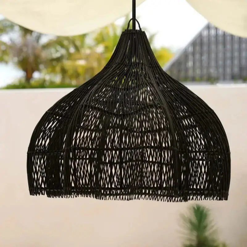 De Whipped Hanglamp in zwart: Boho-stijl rotan lamp voor een warme en stijlvolle interieur upgrade. Eyecatcher voor elke ruimte.