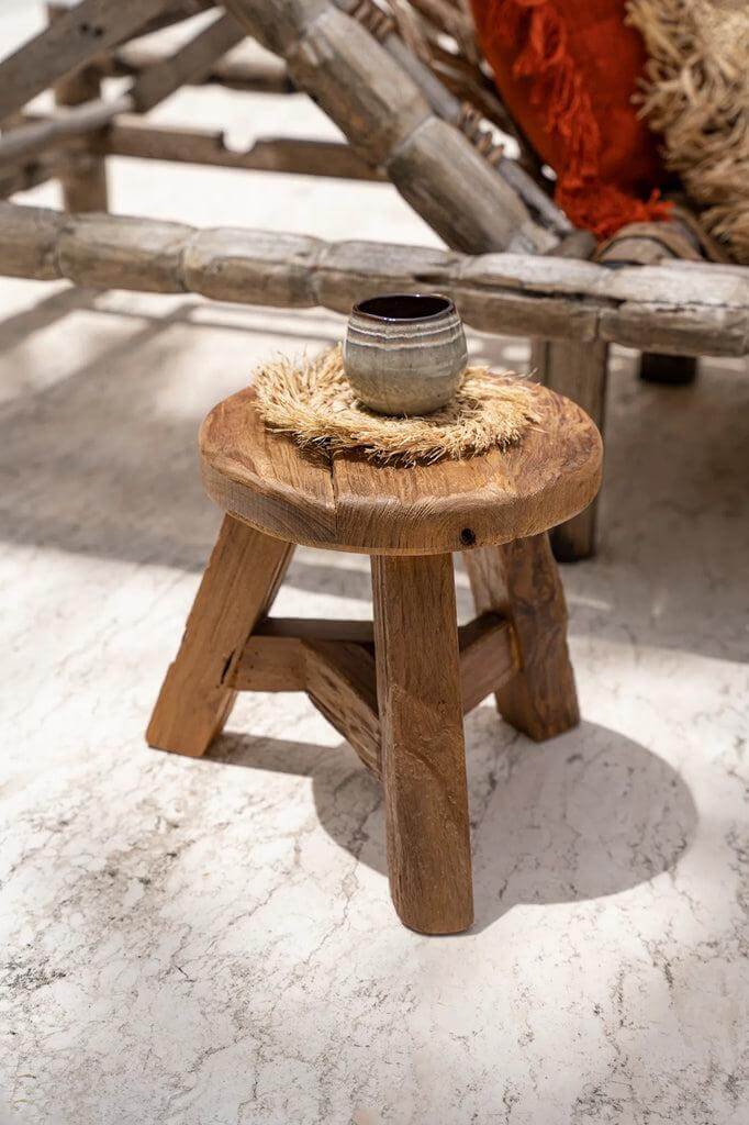 De Yatai Kruk - Naturel, gemaakt van duurzaam teakhout, perfect voor elke kamer als zitplaats of decoratief met een bloempot.
