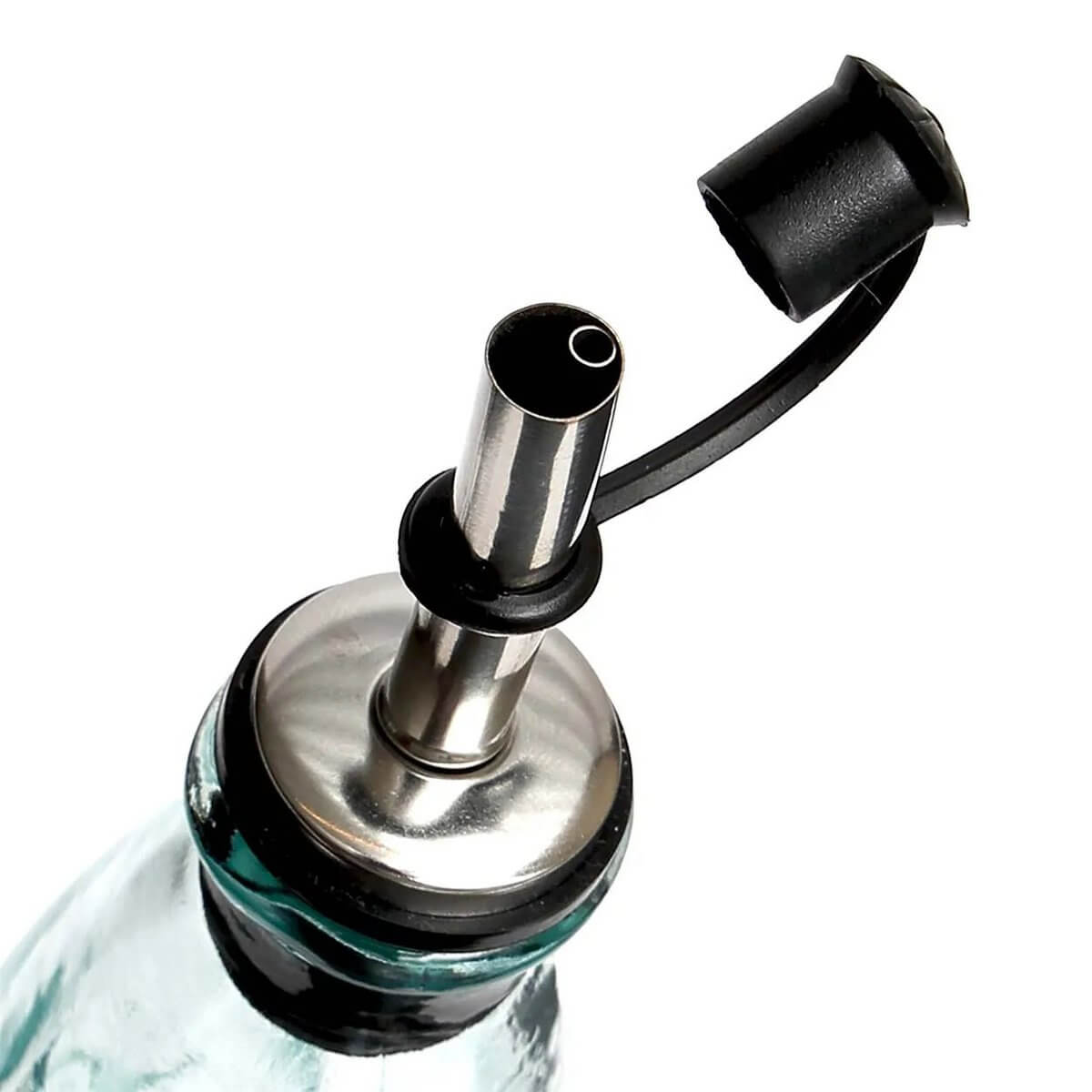 Close-up of De olijfoliefles n°03 in blue, featuring a sleek bohemian design with a spill-proof pour spout for mess-free olive oil dispensing.