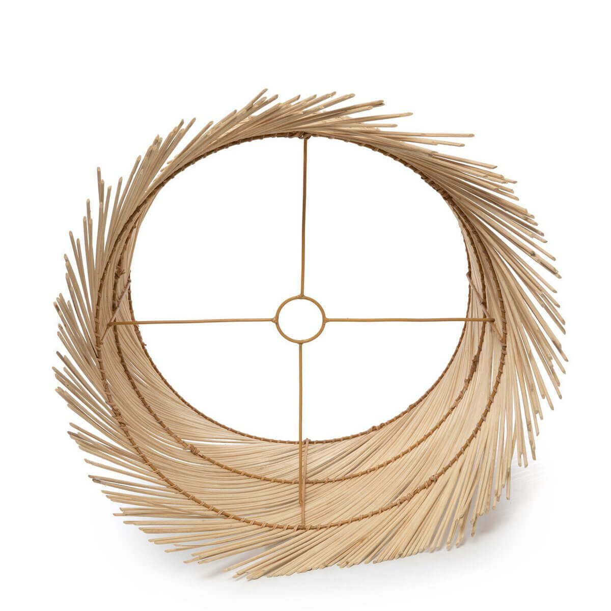 Rotan tafellamp kap met boho franjes van Bazar Bizar Living, 42 cm breed en 35 cm hoog, voor gezellige sfeer in huis.