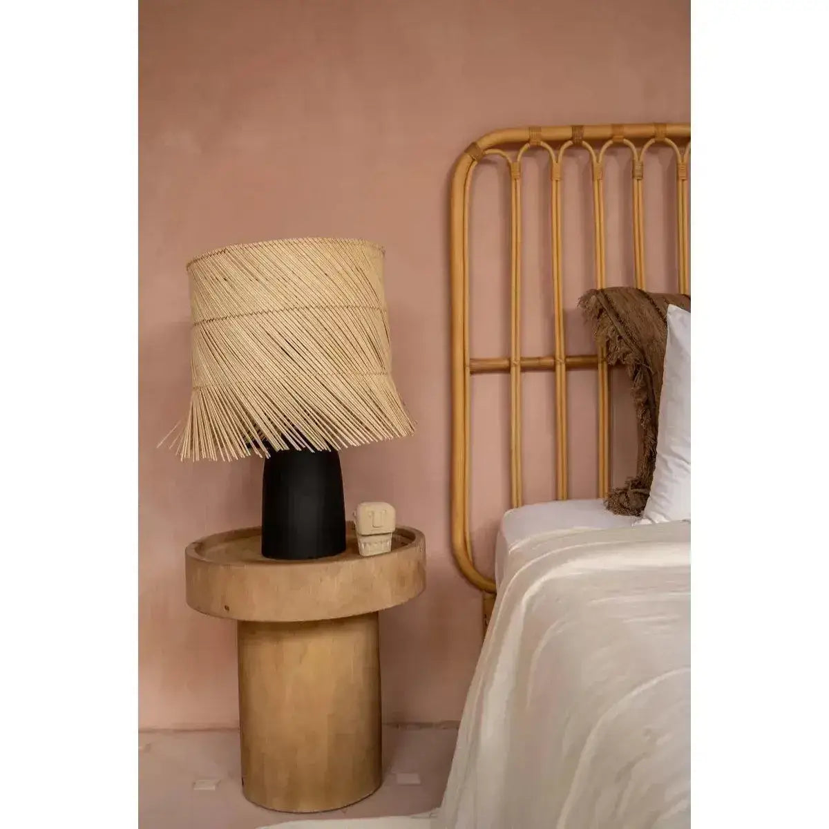 De rotan tafellamp - zwart naturel-Bazar Bizar Living-Ik Hout ervan.