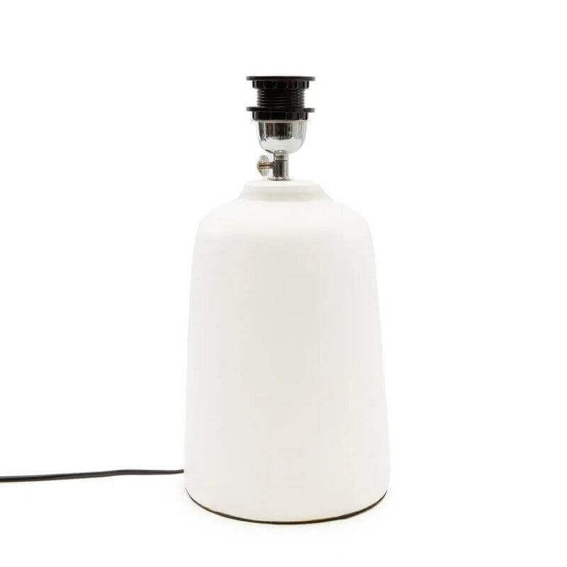 Stijlvolle witte terracotta tafellampvoet van Bazar Bizar Living, ideaal voor een moderne inrichting. Perfect voor woonkamer of nachtkastje.