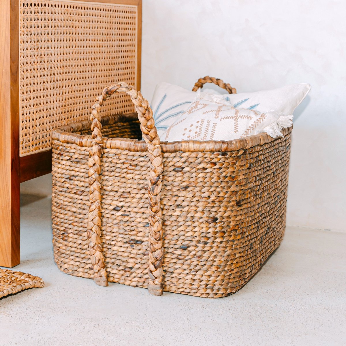 Extra grote wasmand - vierkante boho -mand - geweven decoratieve mand - opslagmand gemaakt van natuurlijke waterhyacint (2 maten) mentari-manden-Soeji-Ik Hout ervan.