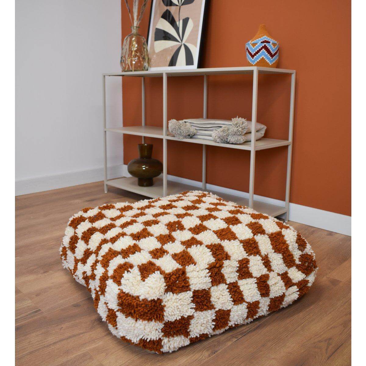 Geruit vloerkussen - oranje en wit-Poufs & Pillows-Ik Hout ervan.